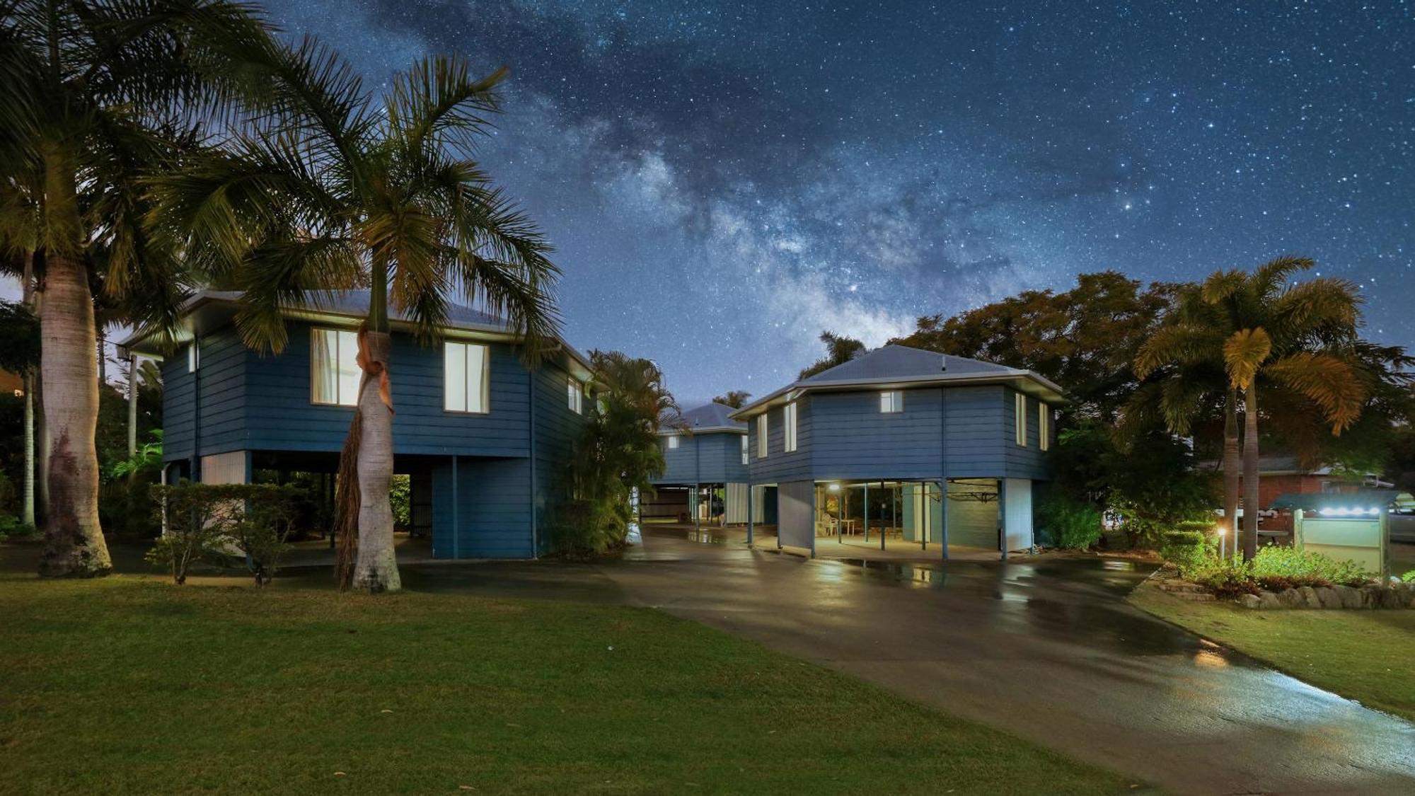 Boyne Island Motel And Villas Exterior photo