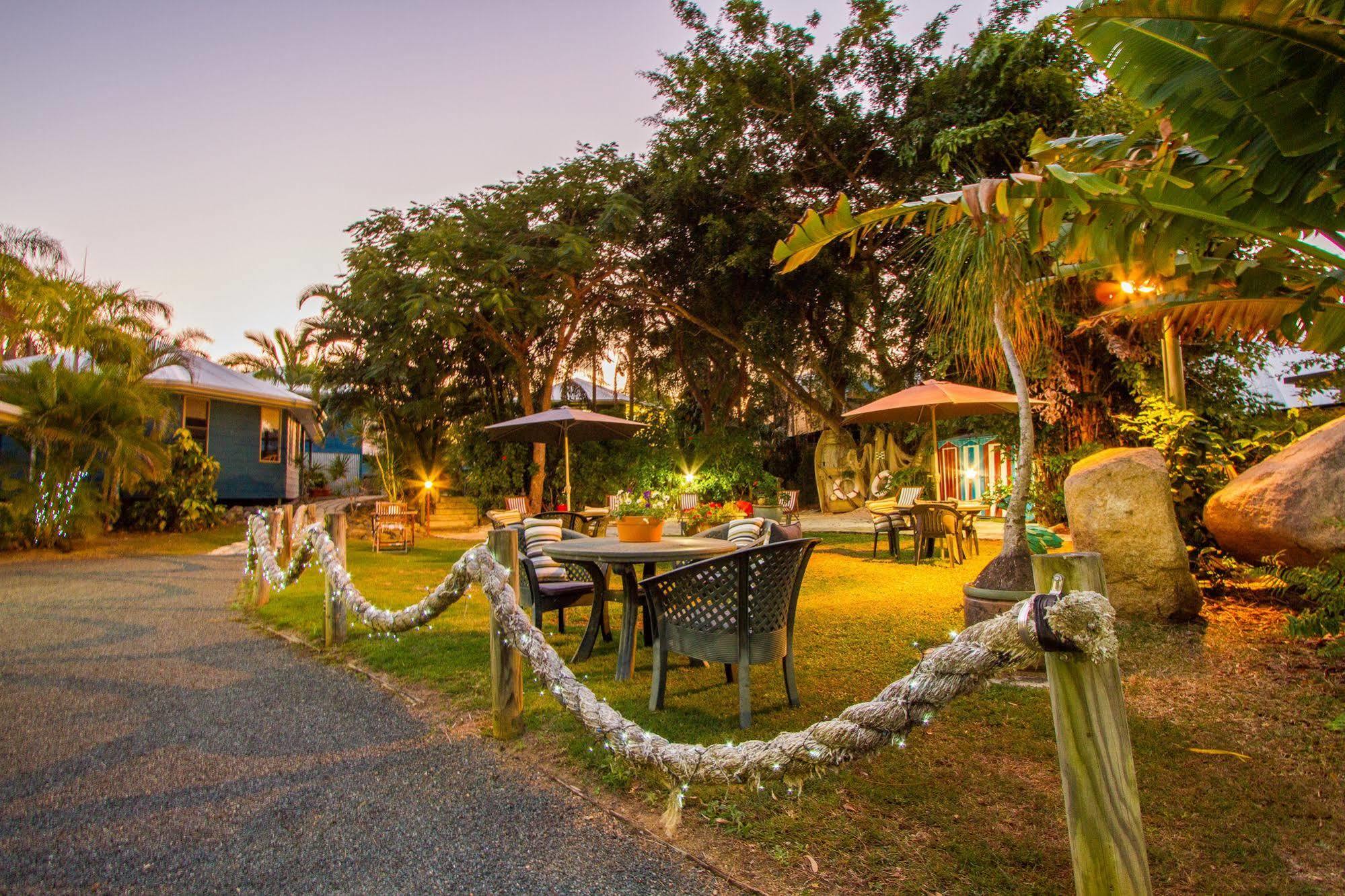 Boyne Island Motel And Villas Exterior photo
